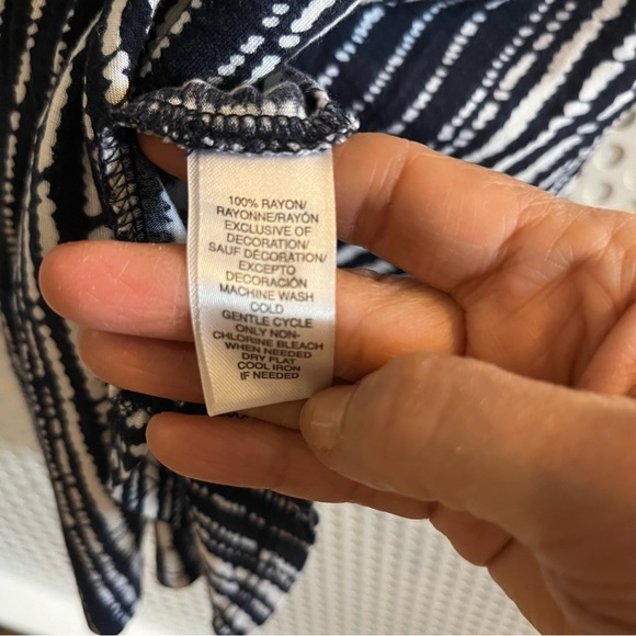 Ann Taylor Loft Sleeveless Top Size XL Black and White - Picture 3 of 7